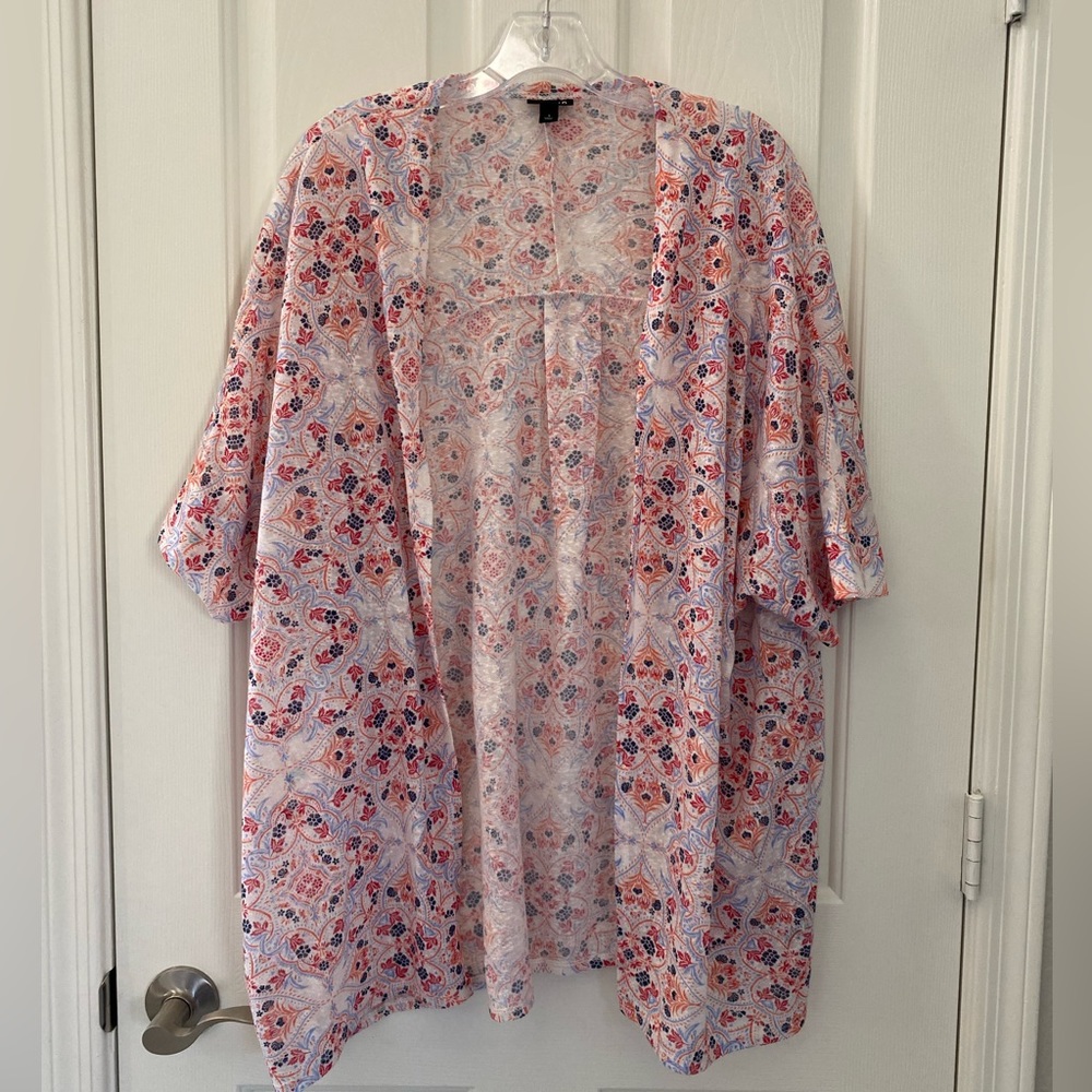 Torrid Multi-Color Floral Print Pattern Short Sleeve Open Front Cardigan… - Picture 3 of 12